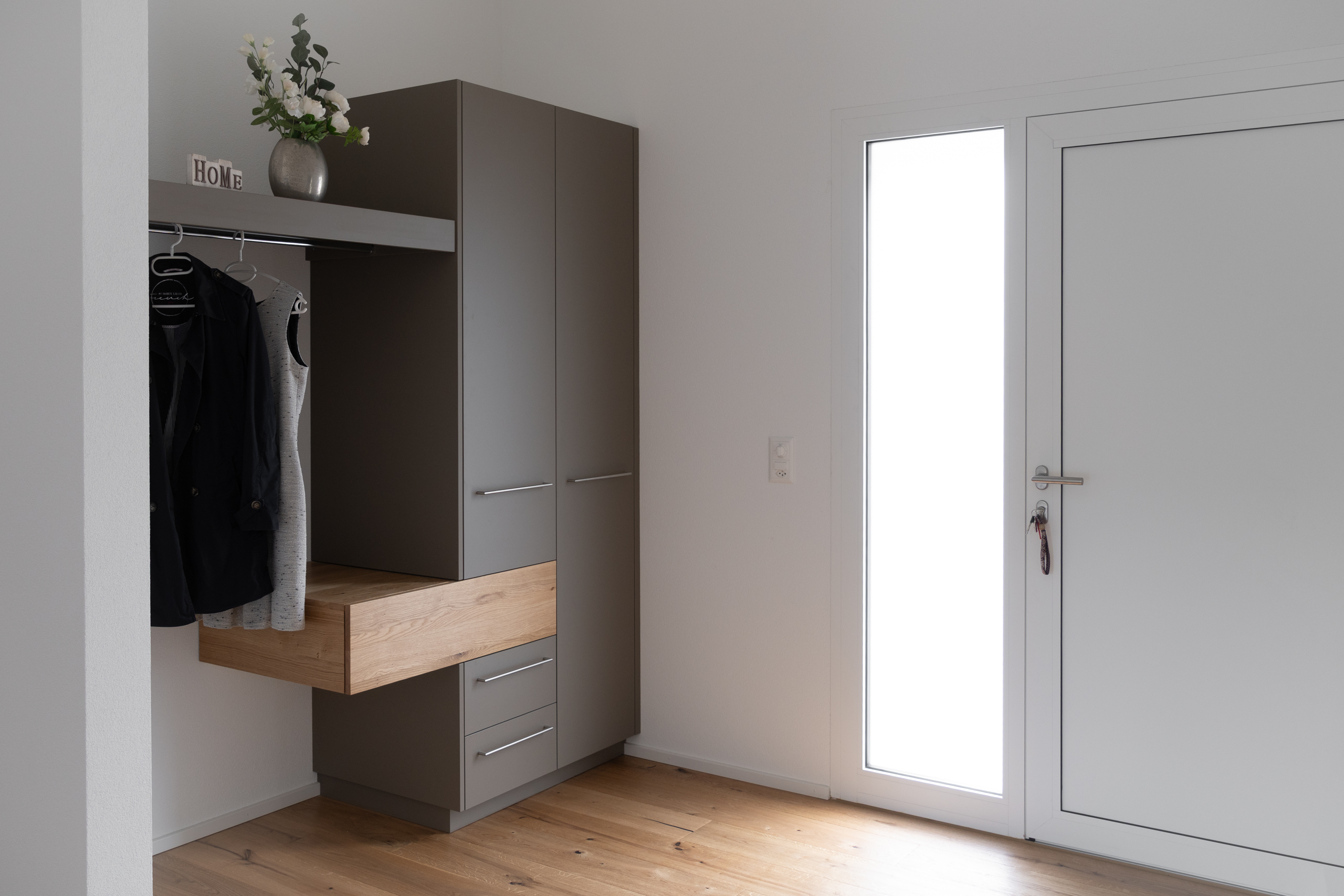 Garderobe in Anwil, 2025